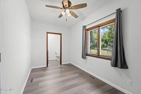 Tiny photo for 3665 Starr Avenue, Oregon, OH 43616 (MLS # 10009977)