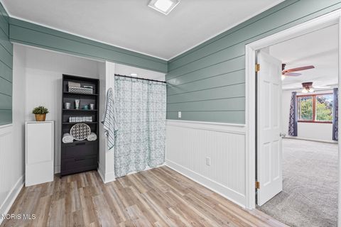 Tiny photo for 3665 Starr Avenue, Oregon, OH 43616 (MLS # 10009977)