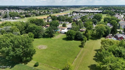 Tiny photo for 3665 Starr Avenue, Oregon, OH 43616 (MLS # 10009977)