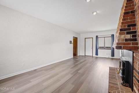 Tiny photo for 3665 Starr Avenue, Oregon, OH 43616 (MLS # 10009977)
