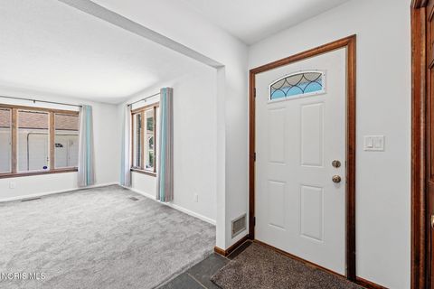 Tiny photo for 3665 Starr Avenue, Oregon, OH 43616 (MLS # 10009977)