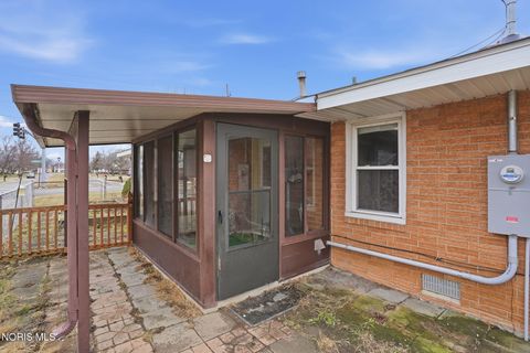 Tiny photo for 323 W Bigelow Avenue, Findlay, OH 45840 (MLS # 10004329)