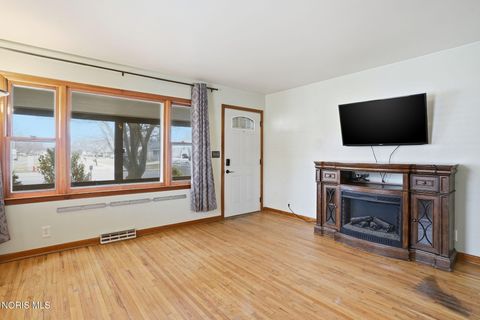 Tiny photo for 323 W Bigelow Avenue, Findlay, OH 45840 (MLS # 10004329)