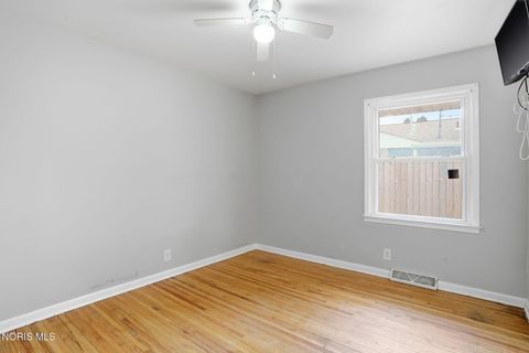 Tiny photo for 323 W Bigelow Avenue, Findlay, OH 45840 (MLS # 10004329)