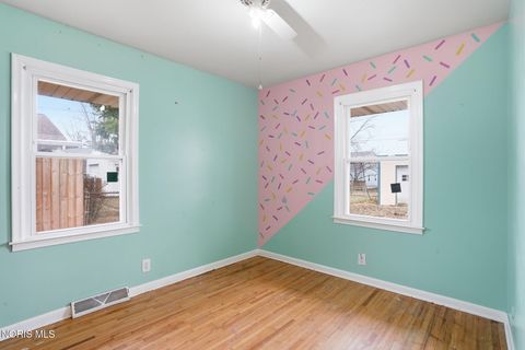 Tiny photo for 323 W Bigelow Avenue, Findlay, OH 45840 (MLS # 10004329)