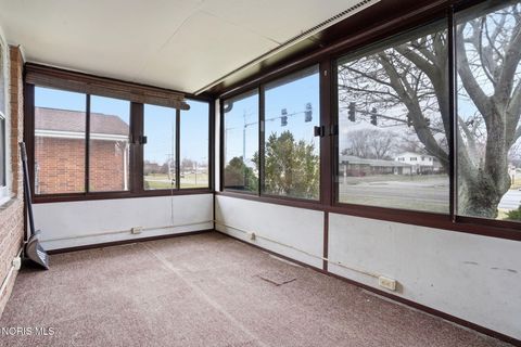 Tiny photo for 323 W Bigelow Avenue, Findlay, OH 45840 (MLS # 10004329)