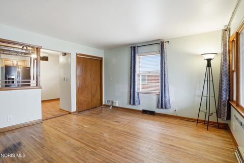 Tiny photo for 323 W Bigelow Avenue, Findlay, OH 45840 (MLS # 10004329)