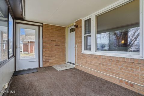 Tiny photo for 323 W Bigelow Avenue, Findlay, OH 45840 (MLS # 10004329)