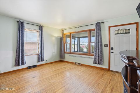 Tiny photo for 323 W Bigelow Avenue, Findlay, OH 45840 (MLS # 10004329)