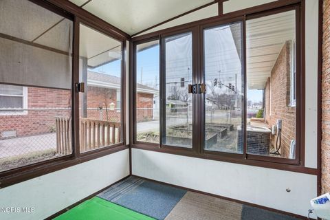 Tiny photo for 323 W Bigelow Avenue, Findlay, OH 45840 (MLS # 10004329)