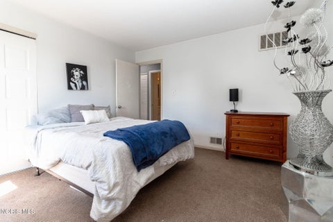 Tiny photo for 3722 Lakepointe Drive, Northwood, OH 43619 (MLS # 10011653)