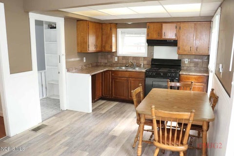 Tiny photo for 419 Western Avenue, Toledo, OH 43609 (MLS # 10013233)
