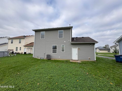 Tiny photo for 725 Acton Drive, Toledo, OH 43615 (MLS # 10013854)