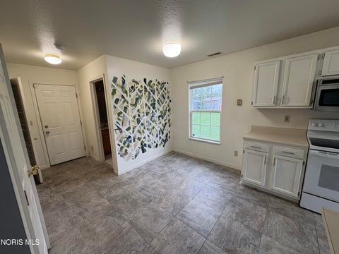 Tiny photo for 725 Acton Drive, Toledo, OH 43615 (MLS # 10013854)