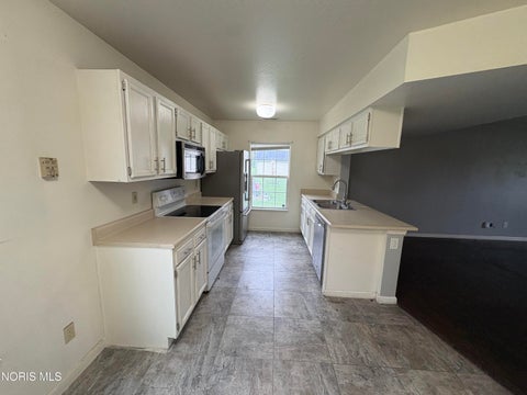 Tiny photo for 725 Acton Drive, Toledo, OH 43615 (MLS # 10013854)