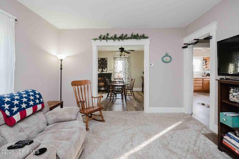 Tiny photo for 419 W Lincoln Street, Findlay, OH 45840 (MLS # 10001492)