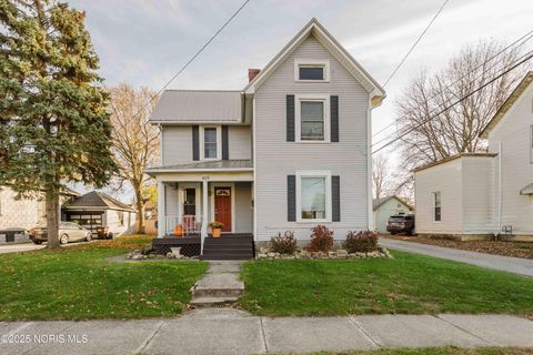 Photo of 419 W Lincoln Street, Findlay, OH 45840 (MLS # 10001492)