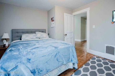 Tiny photo for 419 W Lincoln Street, Findlay, OH 45840 (MLS # 10001492)