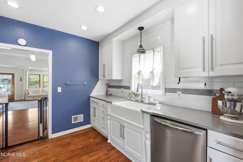 Tiny photo for 613 River Road, Maumee, OH 43537 (MLS # 10012718)