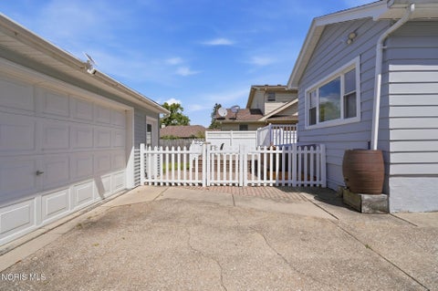 Tiny photo for 613 River Road, Maumee, OH 43537 (MLS # 10012718)