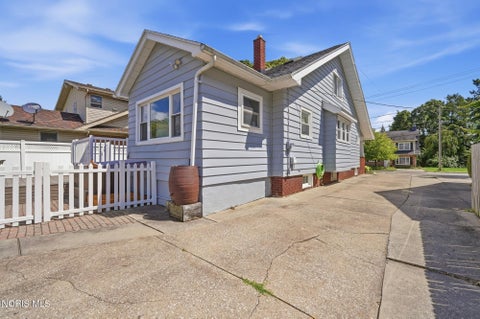 Tiny photo for 613 River Road, Maumee, OH 43537 (MLS # 10012718)
