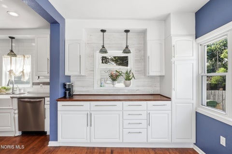 Tiny photo for 613 River Road, Maumee, OH 43537 (MLS # 10012718)