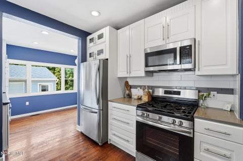 Tiny photo for 613 River Road, Maumee, OH 43537 (MLS # 10012718)