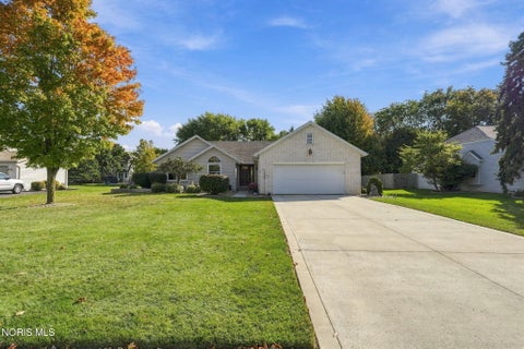 Photo of 1020 Fox Run Road, Findlay, OH 45840 (MLS # 10014579)