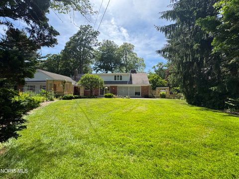 Tiny photo for 3244 Shakespeare Lane, Toledo, OH 43615 (MLS # 10008880)