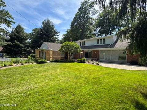 Tiny photo for 3244 Shakespeare Lane, Toledo, OH 43615 (MLS # 10008880)