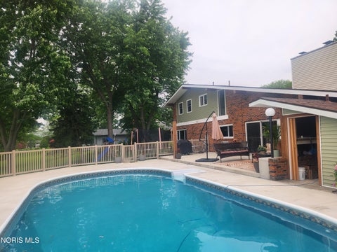 Tiny photo for 191 Norbert Drive, Fremont, OH 43420 (MLS # 10009630)