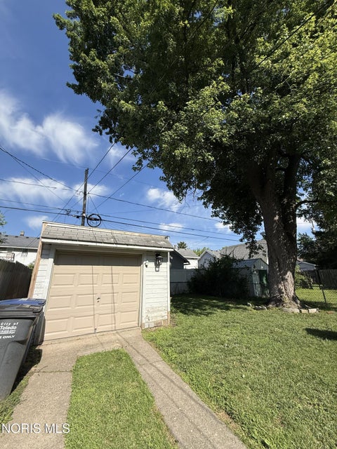 Tiny photo for 616 Bronx Drive, Toledo, OH 43609 (MLS # 10009538)