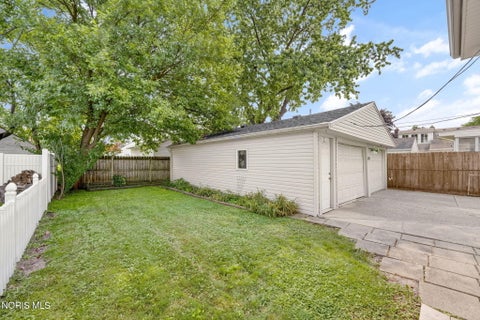 Tiny photo for 581 Sylvandale Avenue, Oregon, OH 43616 (MLS # 10010557)