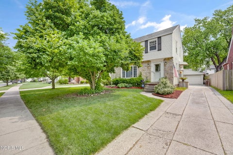 Tiny photo for 581 Sylvandale Avenue, Oregon, OH 43616 (MLS # 10010557)