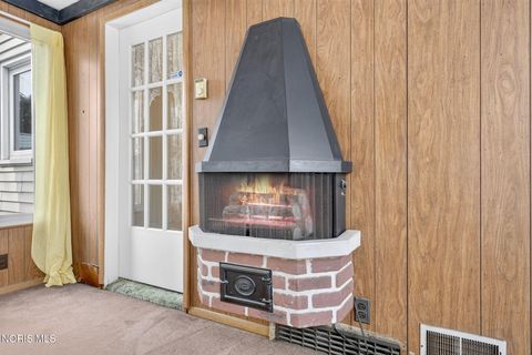 Tiny photo for 581 Sylvandale Avenue, Oregon, OH 43616 (MLS # 10010557)