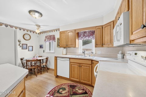 Tiny photo for 581 Sylvandale Avenue, Oregon, OH 43616 (MLS # 10010557)