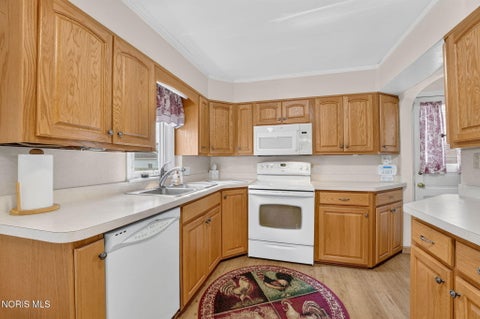 Tiny photo for 581 Sylvandale Avenue, Oregon, OH 43616 (MLS # 10010557)