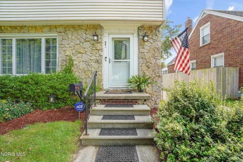 Tiny photo for 581 Sylvandale Avenue, Oregon, OH 43616 (MLS # 10010557)
