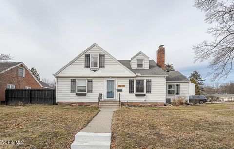 Photo of 2240 Marengo Street, Toledo, OH 43614 (MLS # 10004167)
