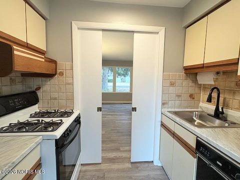 Tiny photo for 3123 Corydon Drive, Toledo, OH 43613 (MLS # 10003067)