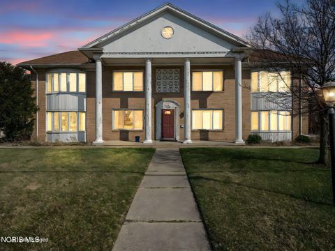 Tiny photo for 2130 Richards Road #Apt 1, Ottawa Hills, OH 43606 (MLS # 10005391)