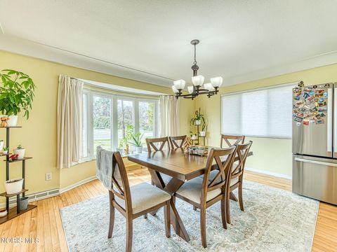 Tiny photo for 2130 Richards Road #Apt 1, Ottawa Hills, OH 43606 (MLS # 10005391)