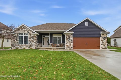 Photo of 305 Ridgepoint Circle, Waterville, OH 43566 (MLS # 10002278)