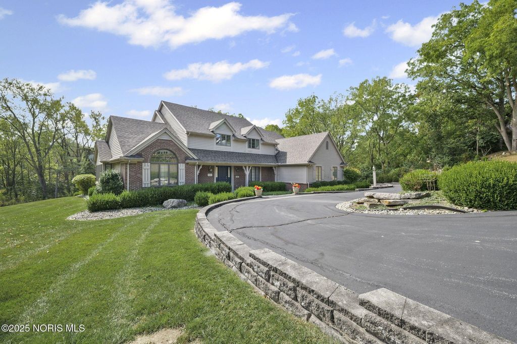 Photo for 712 W Harrison Street, Maumee, OH 43537 (MLS # 10000443)