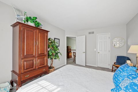 Tiny photo for 712 W Harrison Street, Maumee, OH 43537 (MLS # 10000443)