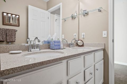 Tiny photo for 712 W Harrison Street, Maumee, OH 43537 (MLS # 10000443)