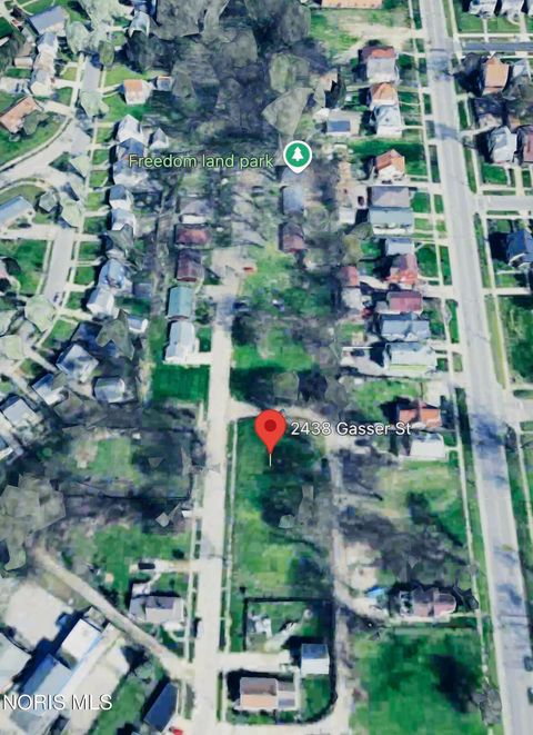 Tiny photo for 2438 Gasser Street, Toledo, OH 43606 (MLS # 10006997)