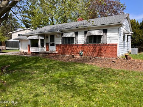 Homes For Sale - 3714 Dewlawn Drive<br/> Toledo, OH 43614