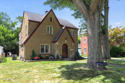 Tiny photo for 2643 Goddard Road, Toledo, OH 43606 (MLS # 10011247)