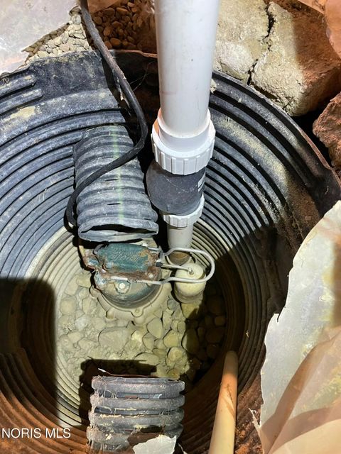 Tiny photo for 30236 Lemoyne Road, Walbridge, OH 43465 (MLS # 10005150)